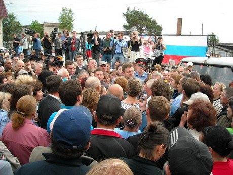 Власти и общественность решают конфликтную ситуацию в Кировской области