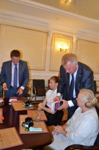 В региональной приемной Президента отмечают День Государственного флага Российской Федерации