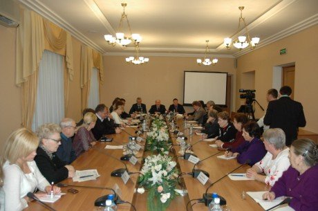 Губернатор потребовал от управляющих компаний навести порядок в работе