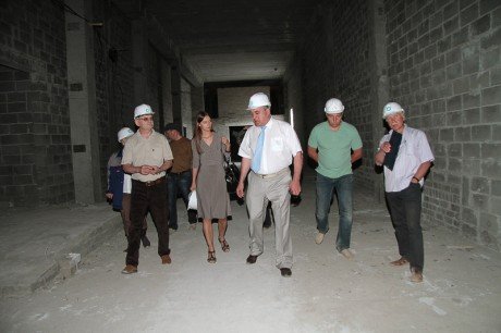 Фердауис Юсупов осмотрел строительную площадку биомедицинского холдинга