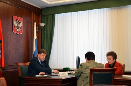 Главный федеральный инспектор рассмотрел насущные проблемы граждан