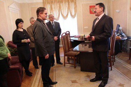 Иван Костанов вручил удостоверения федеральным судьям