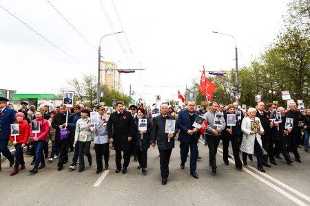 Более 40 тысяч оренбуржцев поддержали общероссийскую акцию «Бессмертный полк»