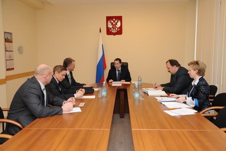 Михаил Бабич вручил судьям удостоверения, подписанные главой государства