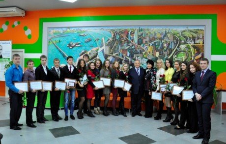 Марина Алёшина вручила слушателям МАГУ сертификаты о прохождении курса