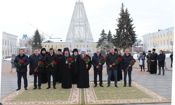 17 февраля в Нижегородском Кремле состоялась торжественная церемония возложения цветов основателю Нижнего Новгорода