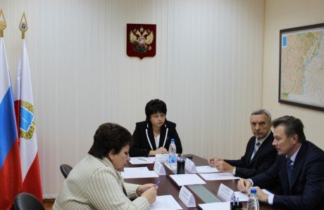 Марина Алёшина рассмотрела обращения жителей Саратовской области