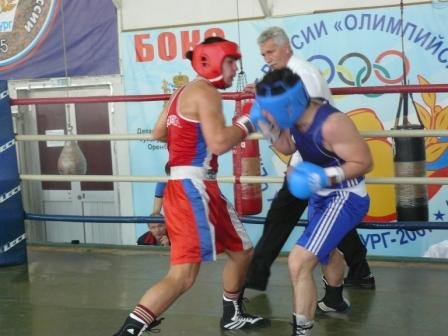 В Оренбурге соревновались лучшие боксеры региона