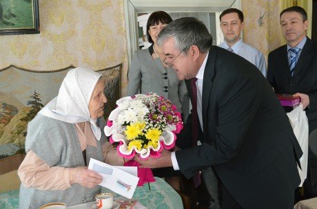 Главный федеральный инспектор поздравил с 95-летием ветерана Великой Отечественной войны