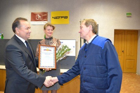 Работникам ОАО «Промтрактор» вручены благодарственные письма полномочного представителя Президента РФ в ПФО