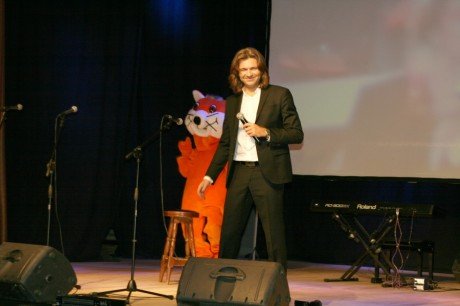 Певец Дмитрий Маликов провел в Ижевске «Урок музыки» для 650 детей