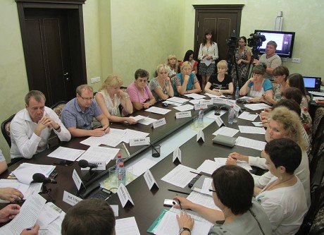 Фердауис Юсупов провел заседание рабочей группы по вопросам семьи, материнства, детства и профилактики социального сиротства