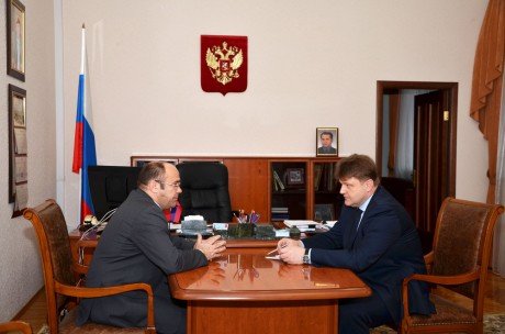 Расширять спектр современных банковских услуг