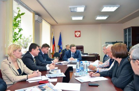 Опираться на экспертов и общественное мнение