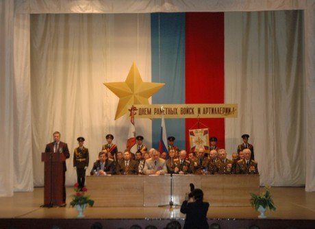 Дмитрий Каденков поздравил офицеров и курсантов Пензенского артиллерийского инженерного института с профессиональным праздником