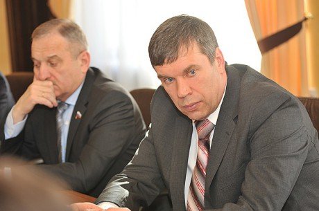 Близнецы многодетной мамы в июне получат путевку в детский сад
