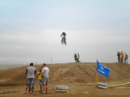 В Соль-Илецке прошли заезды первого этапа открытого кубка ДОСААФ России по мотокроссу