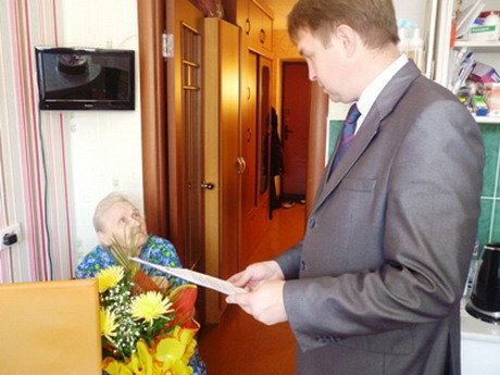 В Марий Эл продолжается вручение ветеранам-юбилярам поздравлений от Президента России