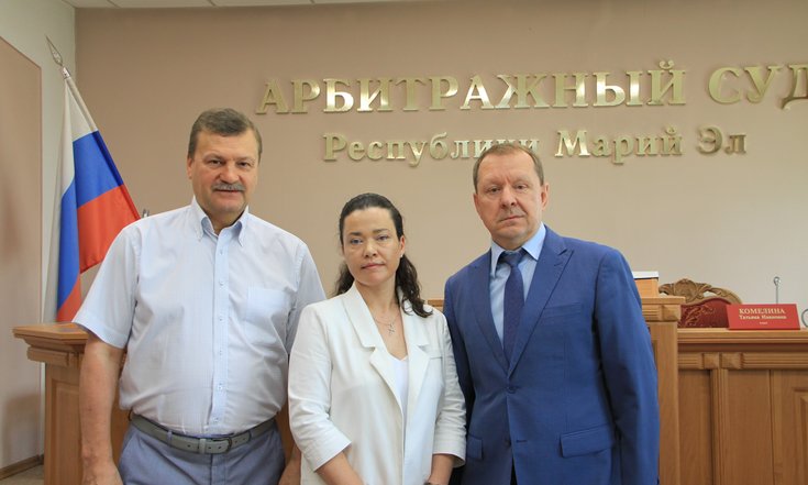 Сергей Беляков вручил удостоверение