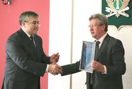 Президент Вятской торгово-промышленной палаты награжден благодарственным письмом полпреда Президента Михаила Бабича